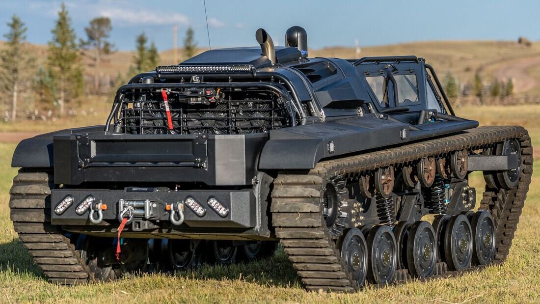 Ripsaw EV3-F4: сзади расположен мотор. На крыше - не маячок, а инфракрасная камера Flir.