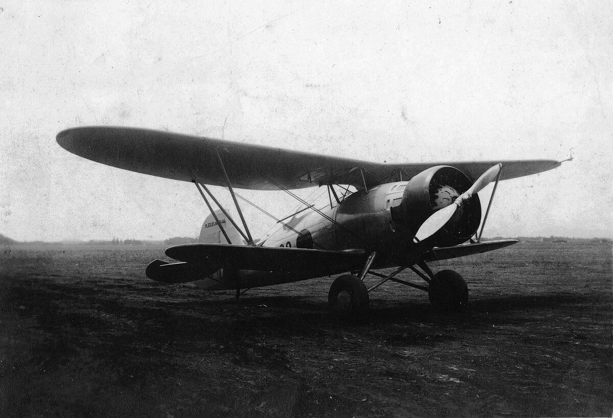 Разведчик Ки-4. Максимальная скорость 153 км/ч.  В 15-м сентае этих устаревших машин было девять штук, практически половина парка. 