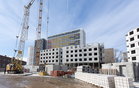 На сайте lsr.ru можно увидеть, как идет строительство любого дома: фотографии появляются каждый месяц