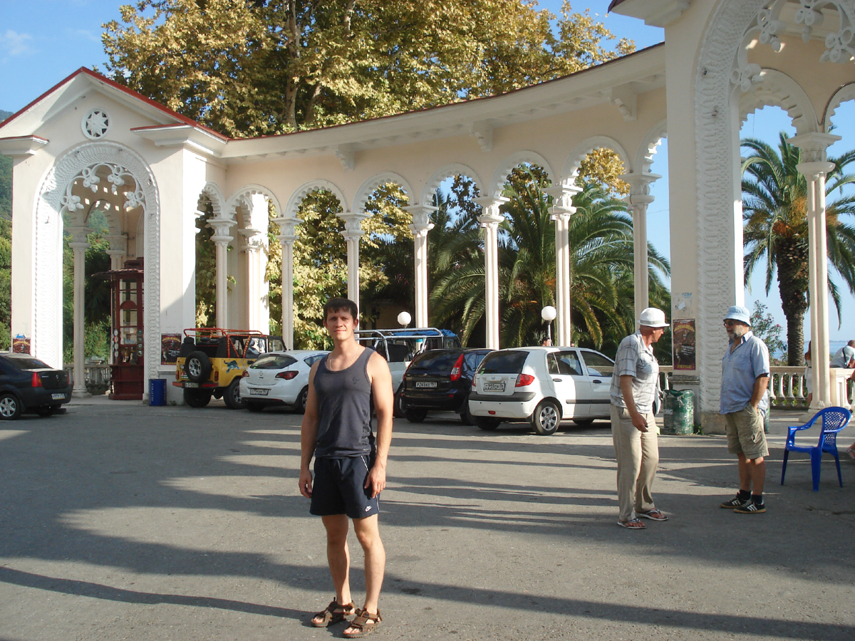 Любой уважающий себя курорт должен иметь колоннаду...