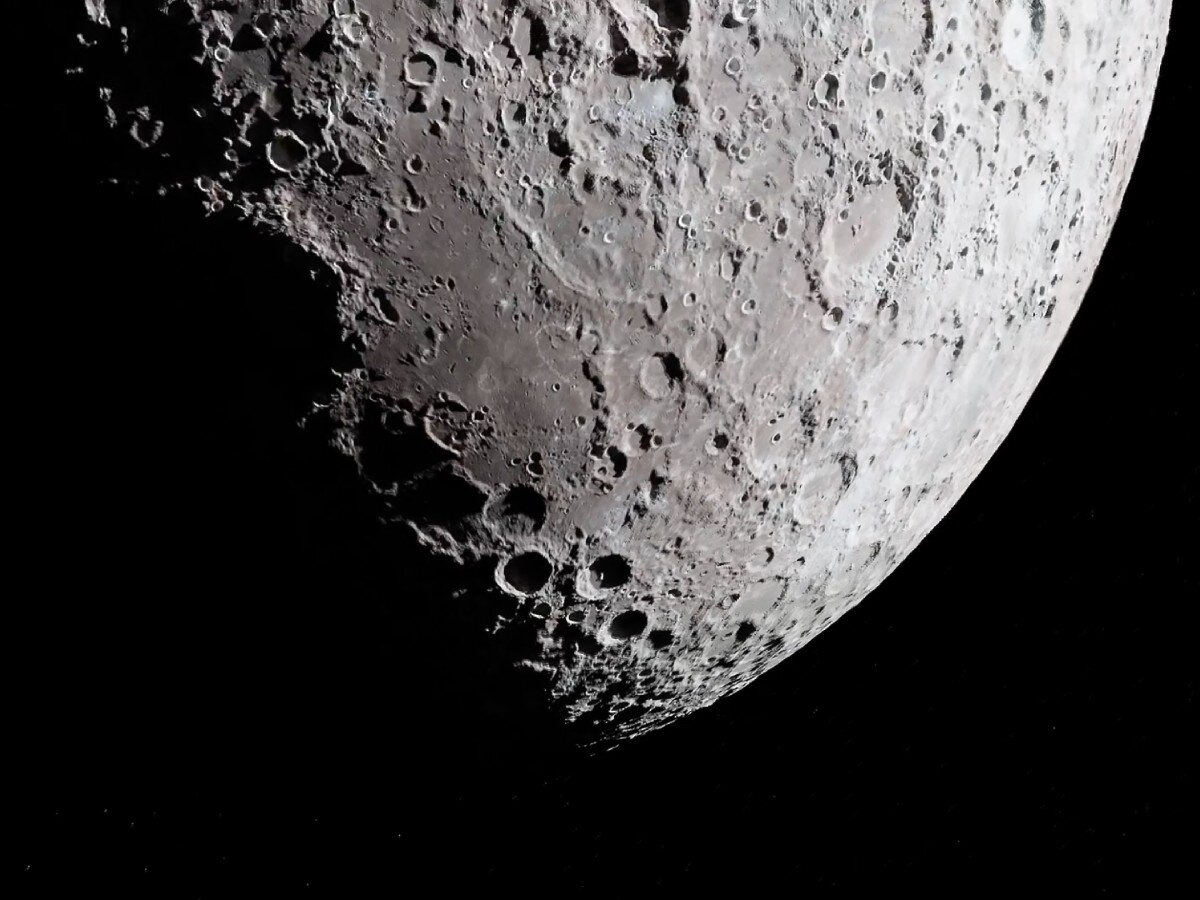    Получен первый снимок обратной стороны Луны с новой российской станции