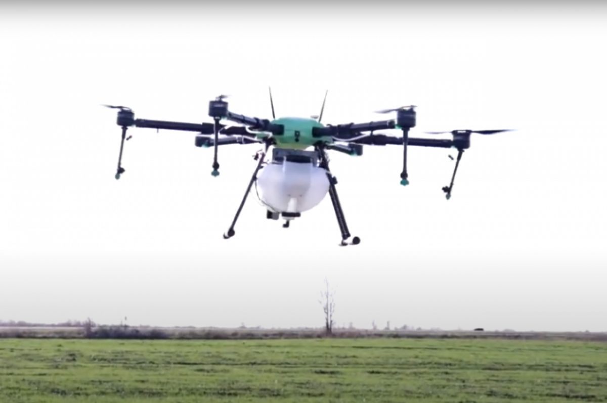    Дом детского творчества в Запорожской области загорелся после атаки ВСУ