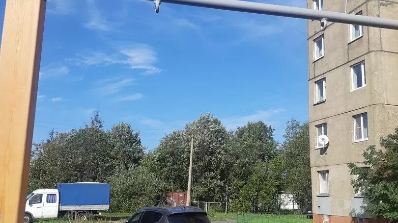    Недавно установленная игровая площадка в одном из районов Петрозаводска уже начала разваливаться, на что обратили внимание пользователи соцсетей.