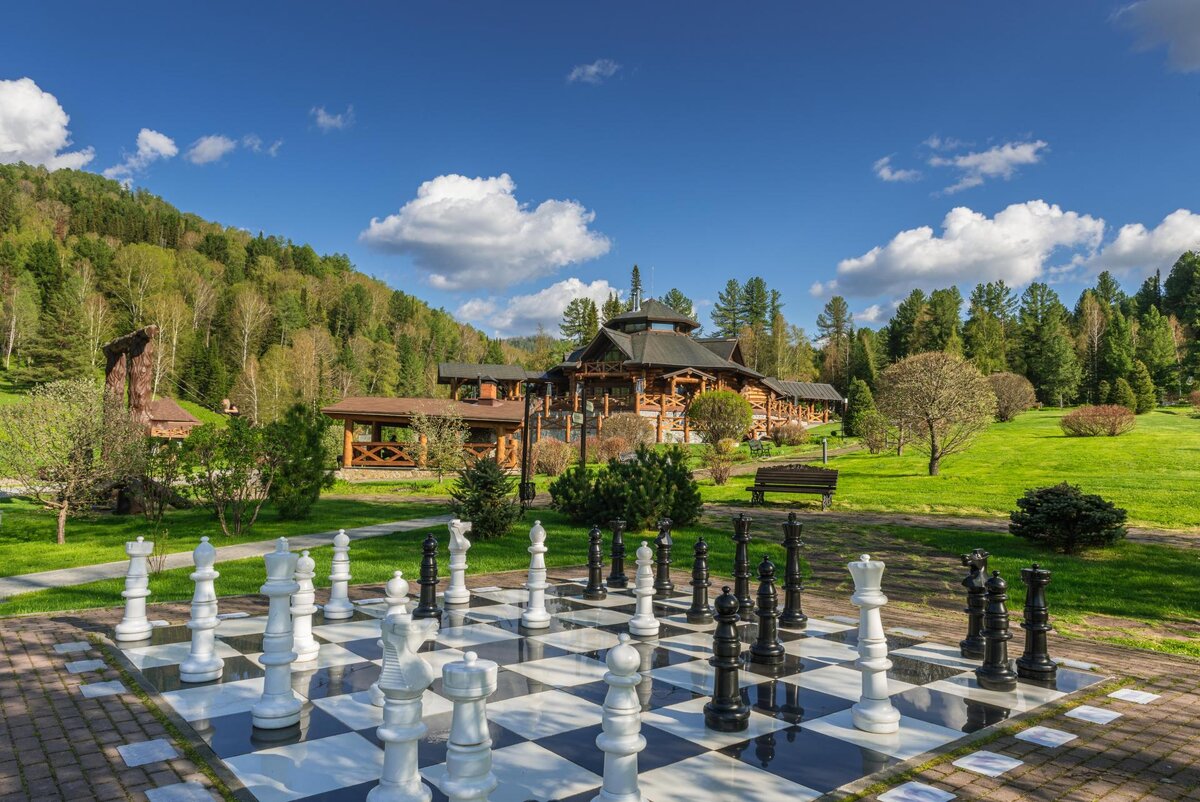 Источник фото: https://altayresort.cosmosgroup.ru/ru/adventure/letnie-aktivnosti