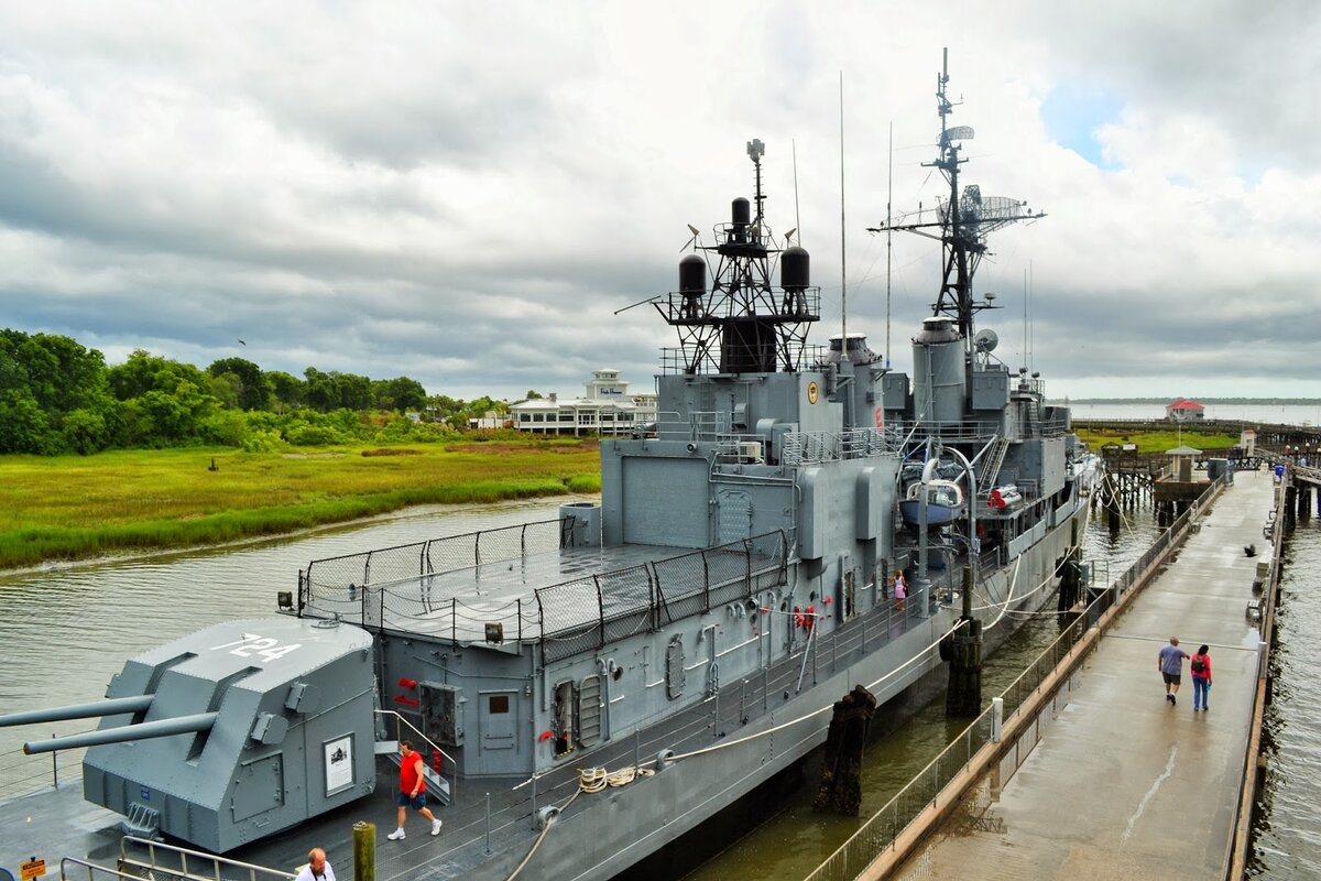 Xvsr 724. USS Laffey (DD-724). USS Laffey DD-459. Лэффи корабль. Эсминец Laffey.