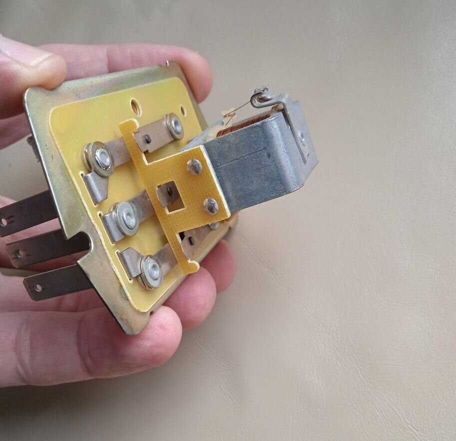 Самое загадочное реле «Москвича». Где оно работало и почему от него ...