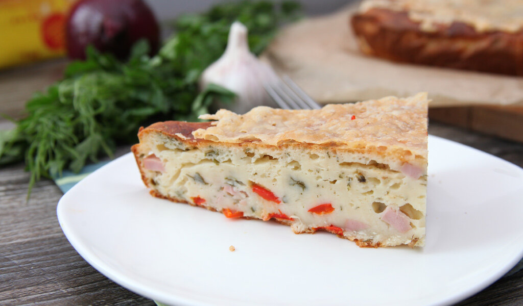 Для канала С.Пудовъ - Рецепт - запеканка на кефире и блинной муке  с колбасой и сыром к завтраку