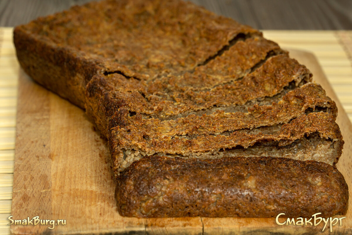 Вкусный и сытный фронтовой хлеб "Ржевский" был одним из основных продуктов питания для советских солдат в голодные 40-е годы. Сегодня готовим по классическому рецепту 1942 года.