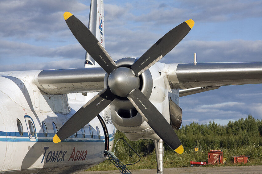Флюгирование винта ан-24. Турбовинтового самолета ан-26. Ав-72т воздушный винт. Воздушный винт ан2. Винт ав-60.