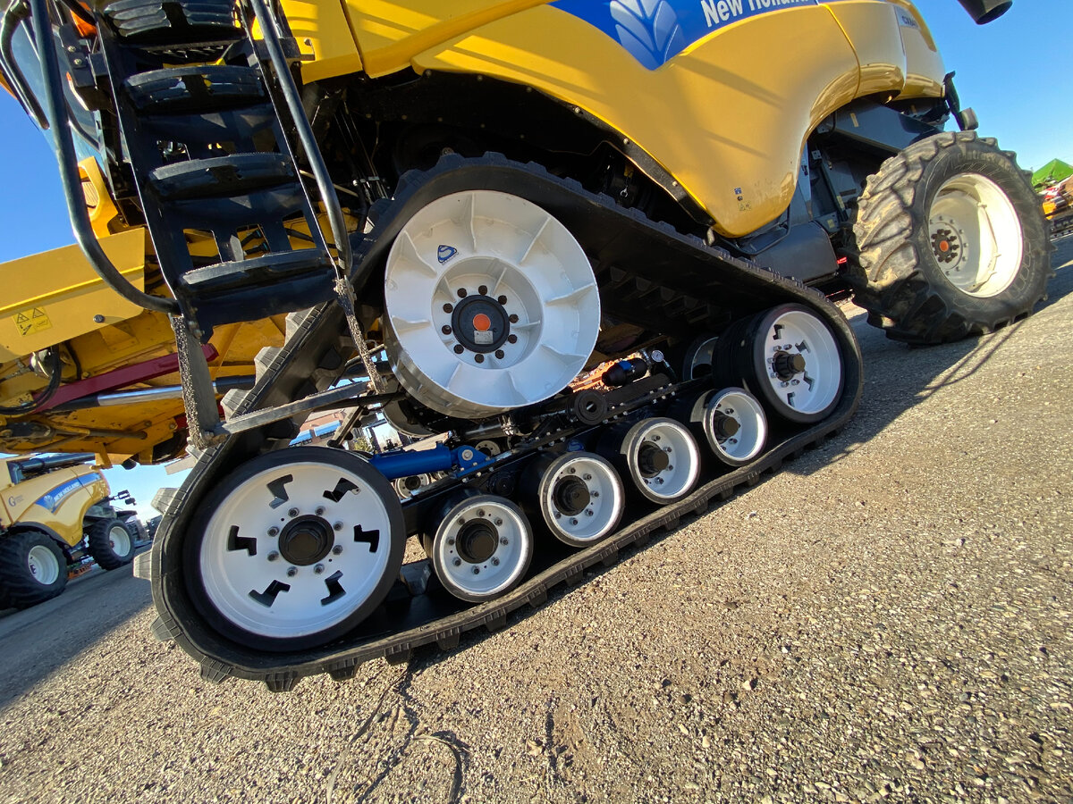 Гусеницы на комбайне