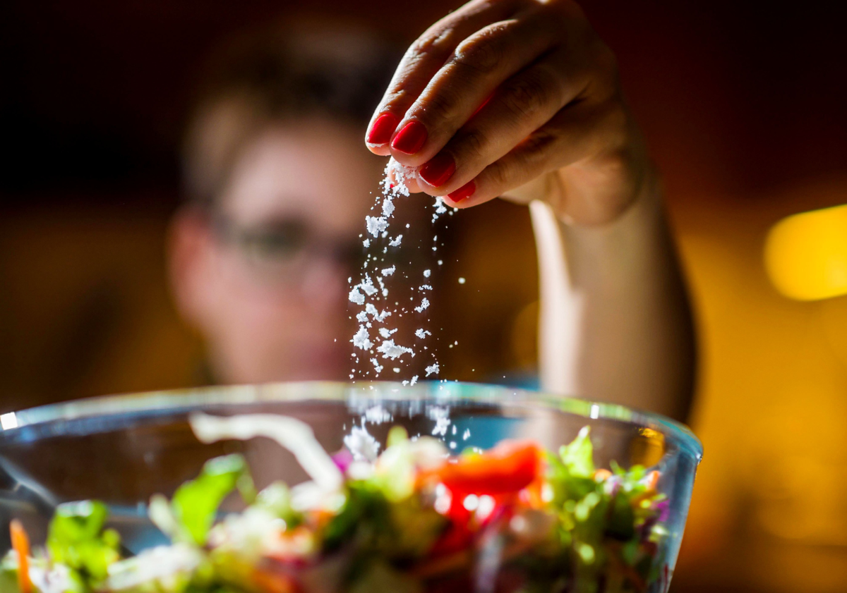 Соль в кулинарии. Виды соли. Соленая пища. Виды поваренной соли. Продукты для готовки.