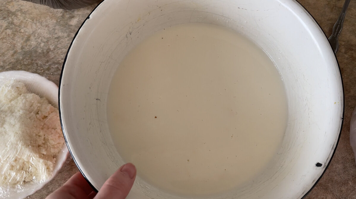 Консистенция молока как вы видите совсем не густая 