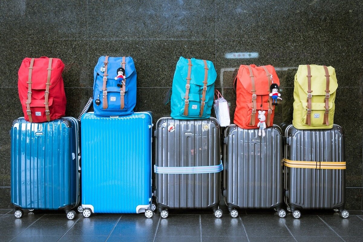  А вас когда -нибудь досматривали в аэропорту? Речь идет не о том, когда ваш багаж проходит через ленту а вы через специальную стойку, выложив в начале телефоны, мелочь и прочее.-2