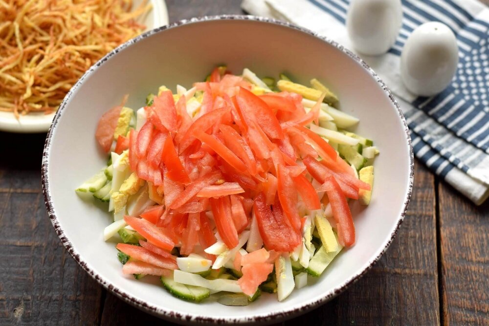 Салат с картофелем пай и курицей. Салат с мясом и солеными огурцами картошкой пай. Салат с жареной картошкой. Салат с картофелем пай и корейской морковью. Салат пай с огурцом.