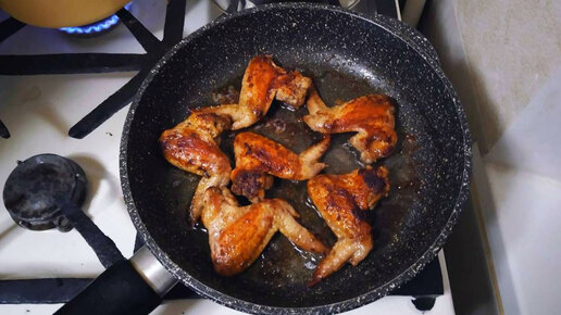 Куриные крылышки на сковороде с корочкой хрустящие ! | Кулинарная Обзорочка | Дзен