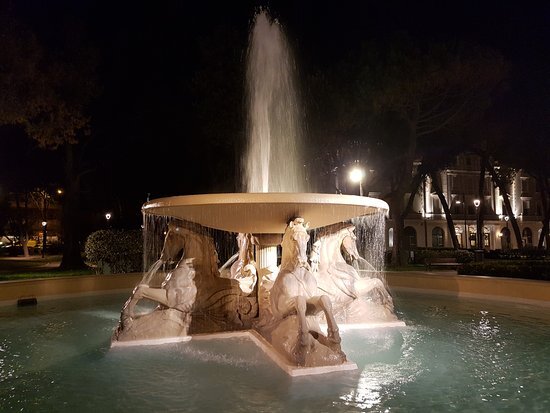 Fontana dei Quattro cavalli