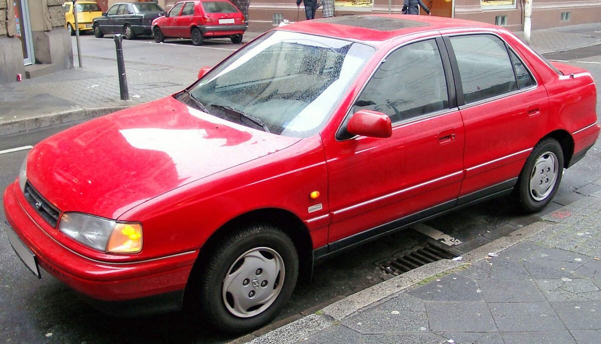 Hyundai Elantra 1990 г
