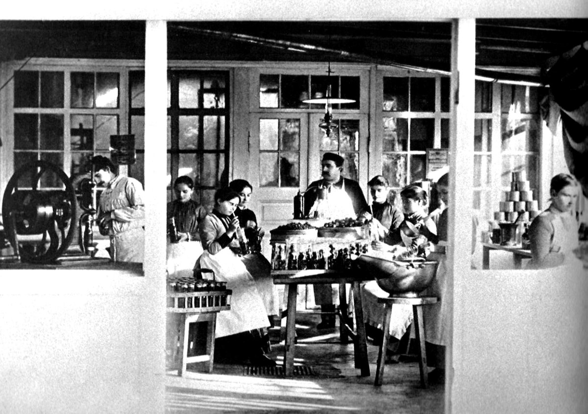 Фабрика в Крыму. 1888 г.