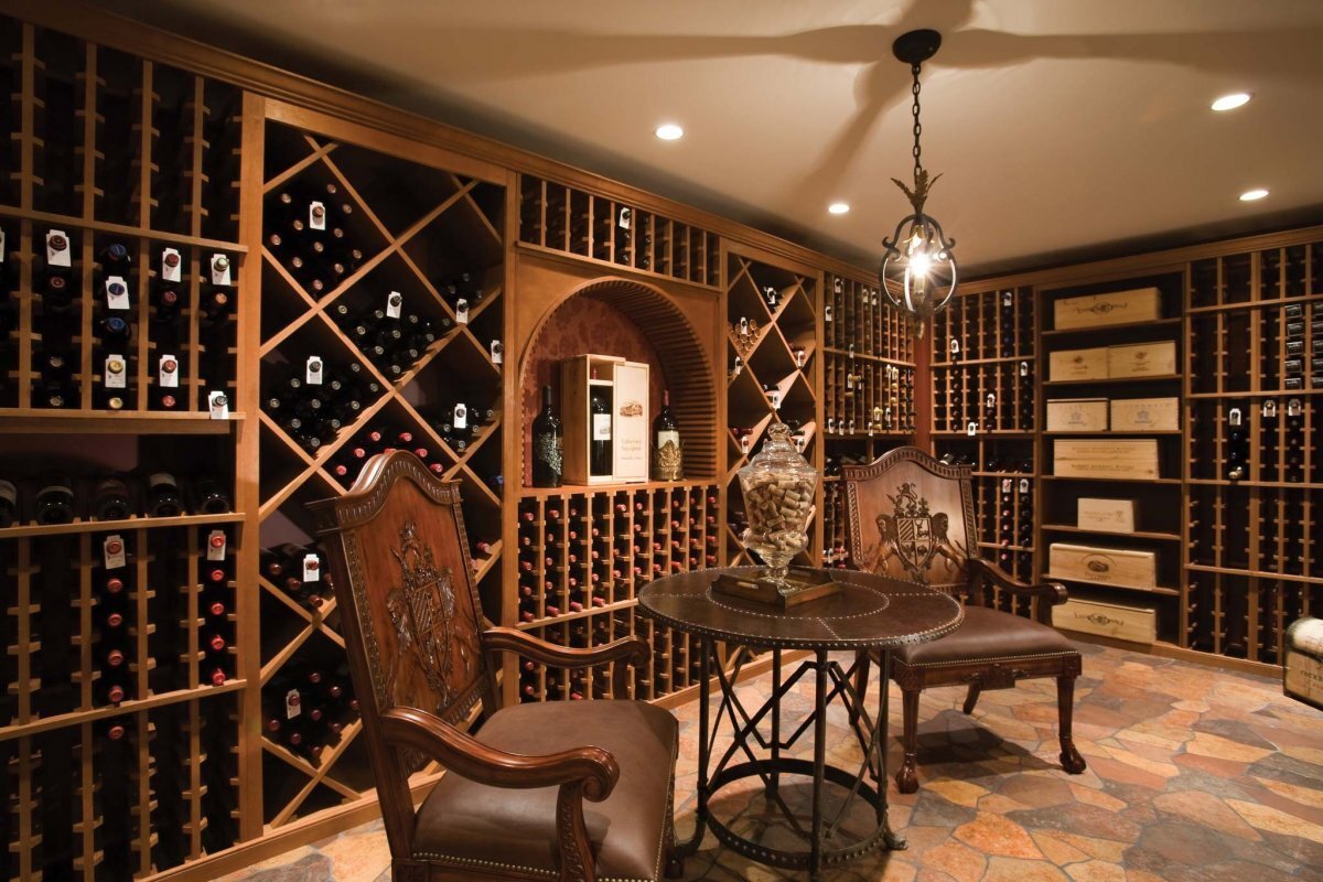 Купить дом в вине. Винный погребок вино Wine Cellar. "Wine Room" винный бутик. Ресторан Винотека винный погреб. Винный погреб Пьера Ришар.