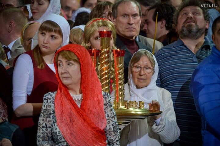 Пасхальное богослужение в храме Христа Спасителя в Москве / Фото: Александр Казаков, «Вечерняя Москва» 