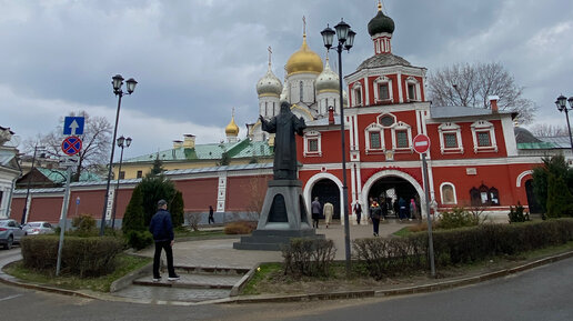 Зачатьевский монастырь осенью