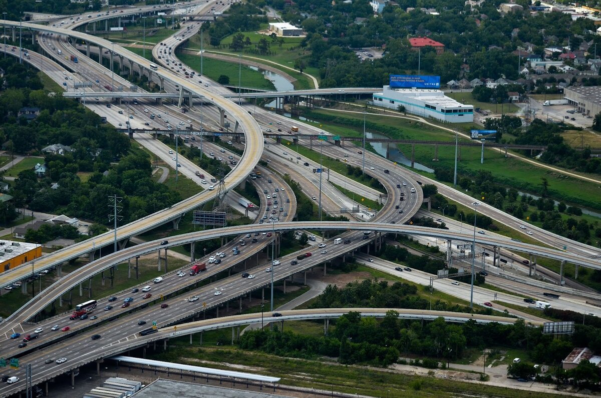 Дороги в этой стране есть. Автомагистрали США. Автобаны США. Магистрали США. Современные дороги.