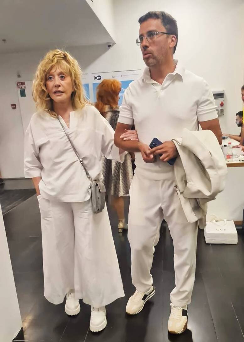    Алла Пугачева и Максим Галкин уже пятый месяц живут за границейСоцсети