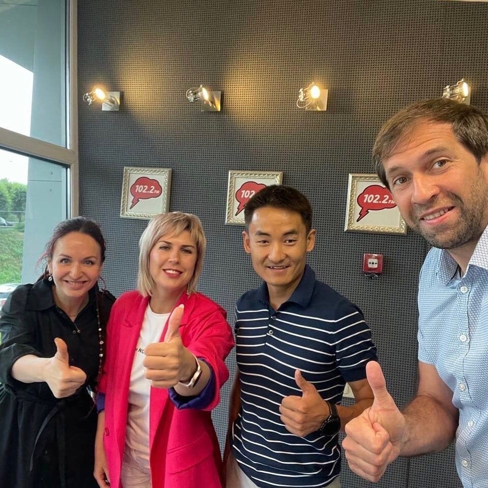 Сергей Ким и Юлия Брок в студии "Серебранного Дождя" 