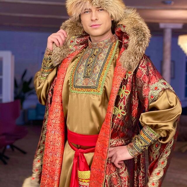    Прохор Шаляпин обожает стильные аутфиты и яркие сценические образы Соцсети Прохора Шаляпина