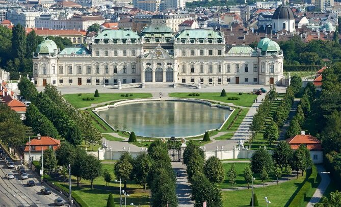 ДВОРЕЦ БЕЛЬВЕДЕР. (tourister.ru)