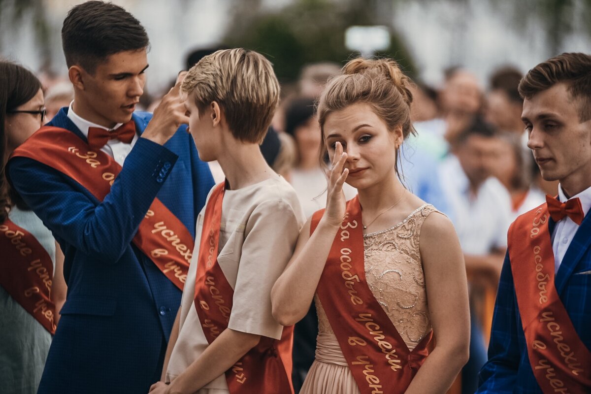 выпускники