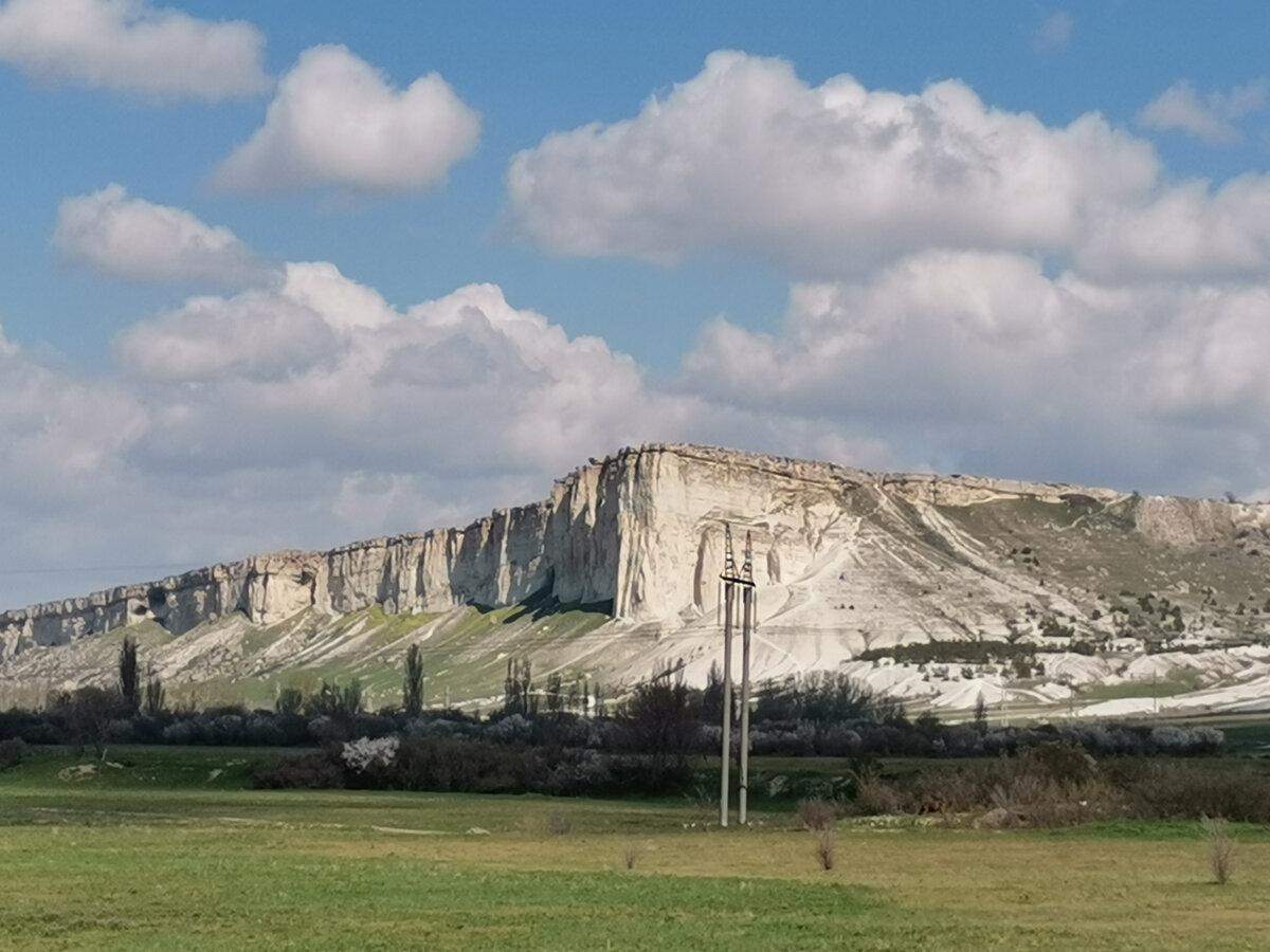 Белая скала, листайте галерею