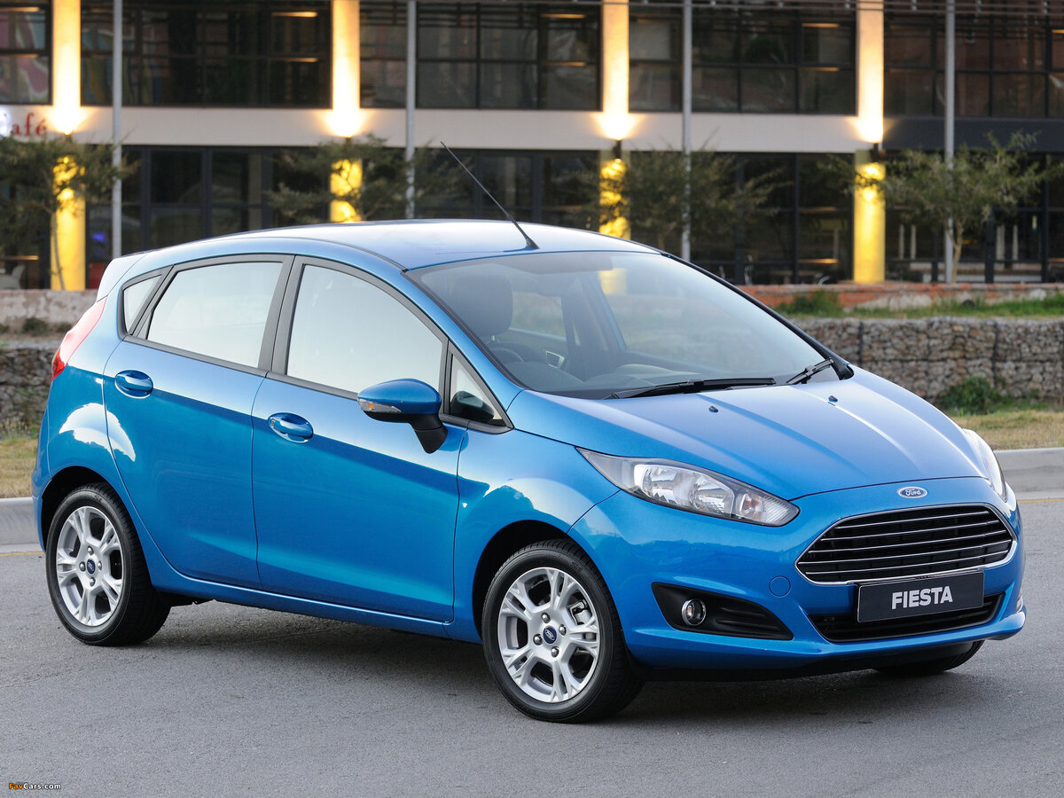 Авто недорого краснодар. Форд Фиеста. Ford Fiesta 2015. Ford Fiesta 2013. Форд Фиеста хэтчбек.