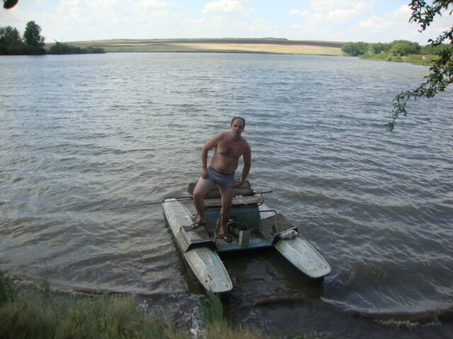 Конечно. у него вон какой транспорт