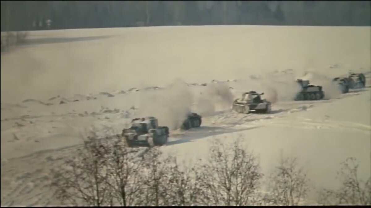 Кадр из фильма «Аты-баты, шли солдаты…»