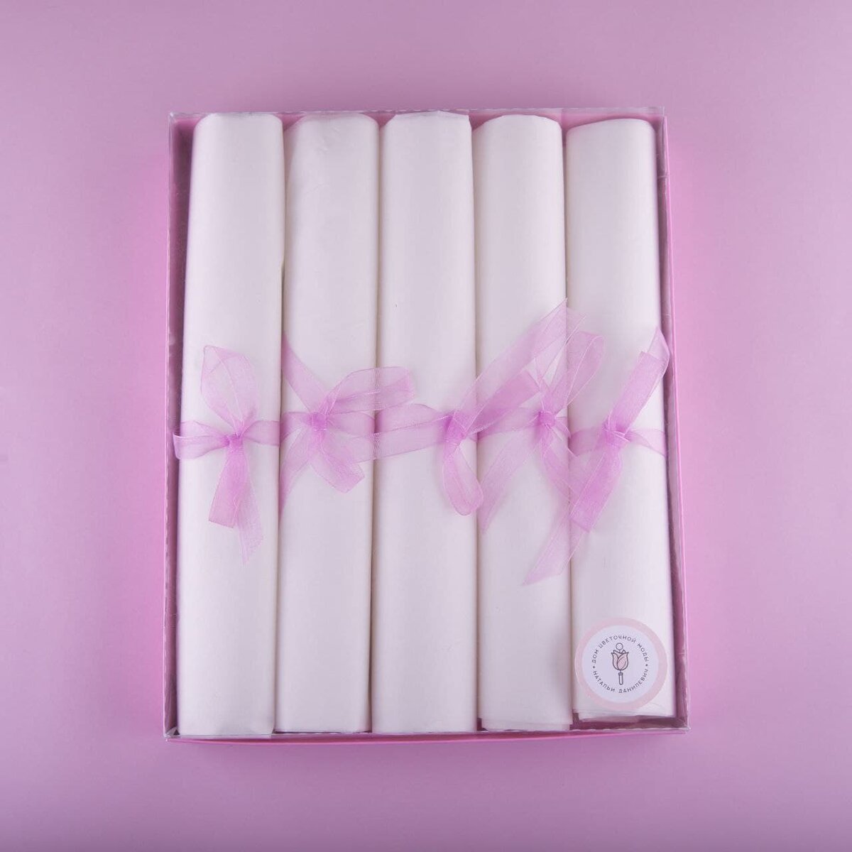 Можно упаковать в подарочную коробочку при отрезе от 5 шт.