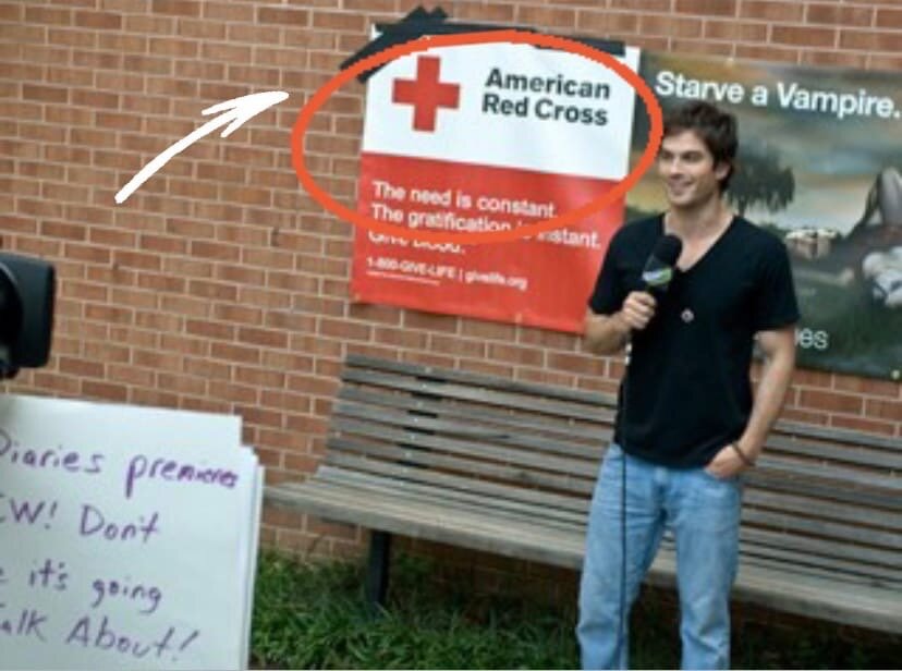 Йен Сомерхолдер на акции по сдаче крови для доноров.