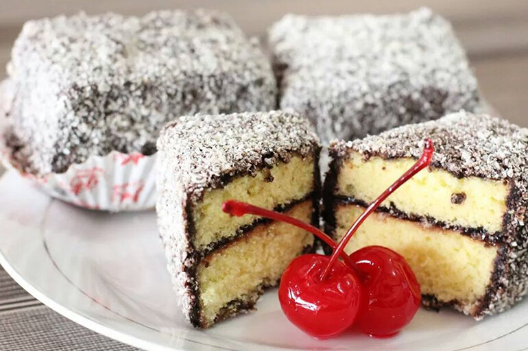 Домашние десерты - это отличная возможность порадовать гостей сладостями.