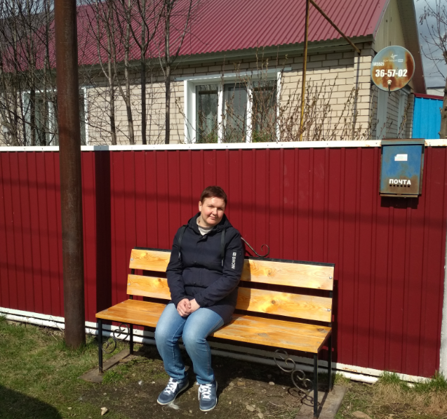 Сельские барышни смотрят на читателей ЯндексДзен, фото из личного архива