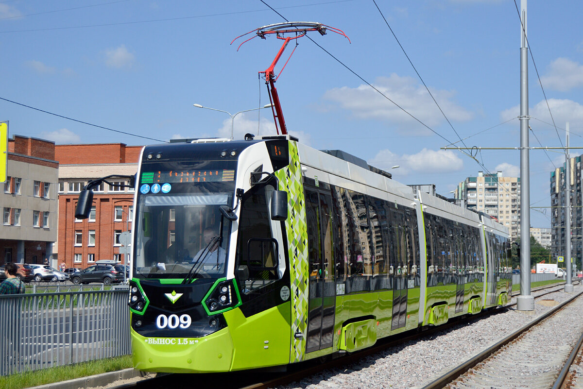 Трамвай Stadler B85600M № 009 Проспект Наставников. 25.07.2018. Автор фото Николай Кармаевский