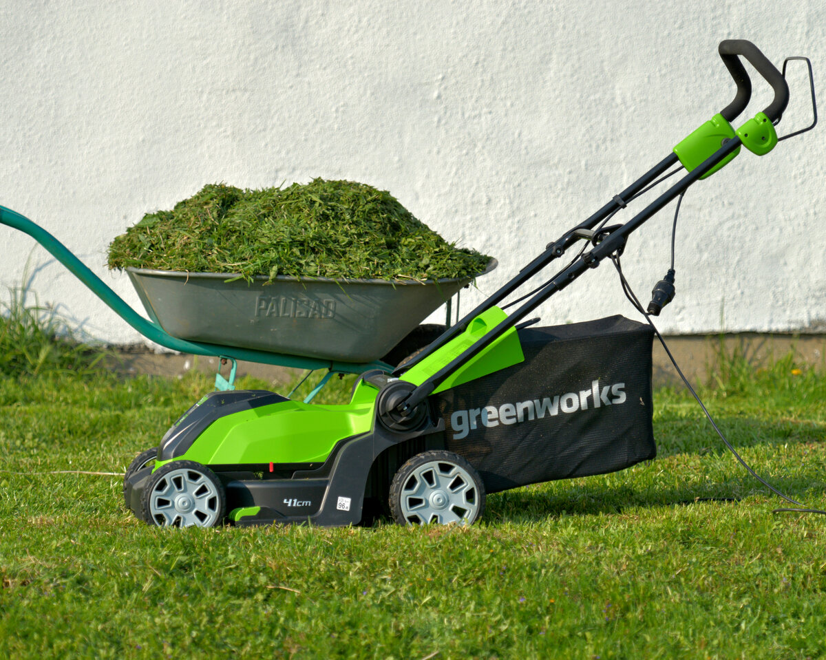 Газнокосилка с травосборником нужна мне для получения травяной мульчи