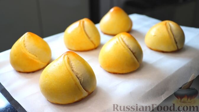 йогурт, молоко, яйцо, масло сливочное, мука, сахар, соль, разрыхлитель, яблоко, сок лимона, сахар коричневый, мёд, корица молотая