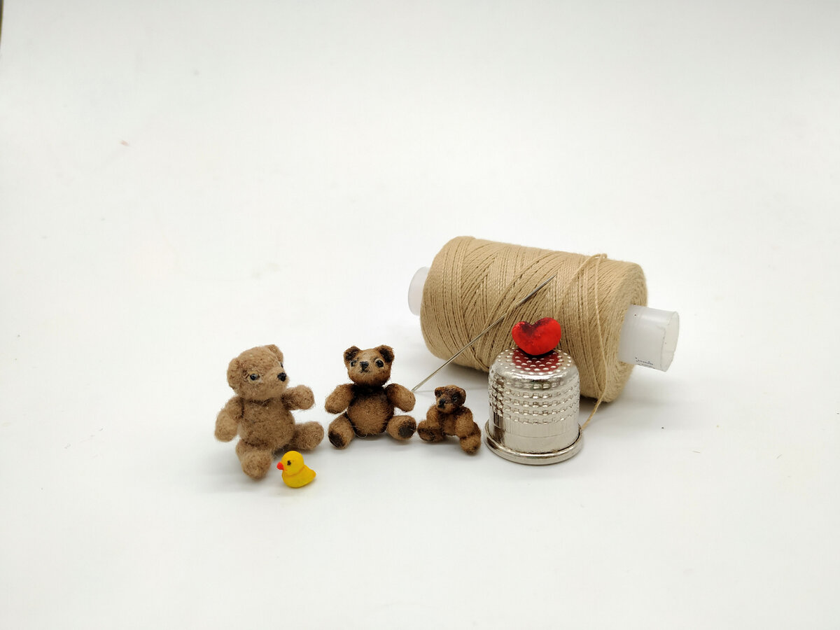 Мои авторские работы и моё фото. Эти мишки миниатюры очень востребованы среди коллекционеров