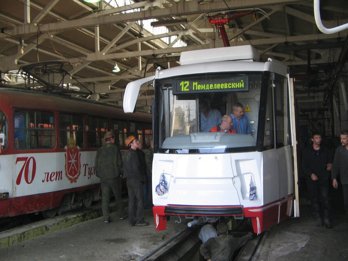 Только прибыл в депо, 09.09.2008, фото "ПАНТОГРАФ"