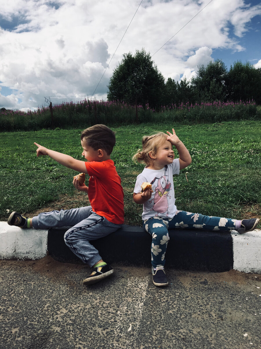 Настроение детей напрямую зависит от настроя родителей. В путешествиях и не только)