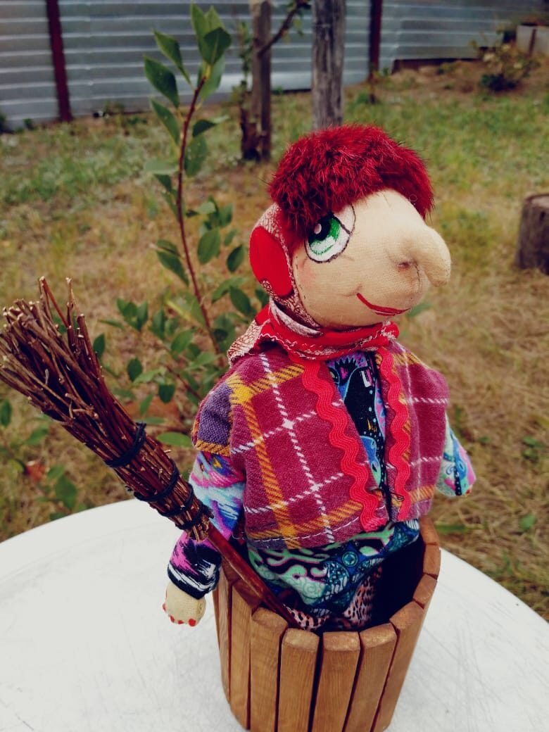 Баба-Яга в ступе. Кукла ручной работы