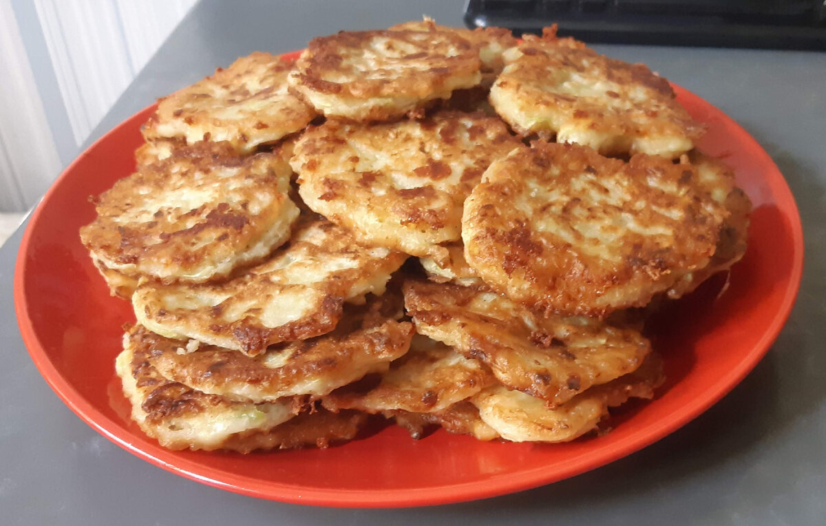 Сырные оладьи. На муке и кефире. Вредно, но очень вкусно!