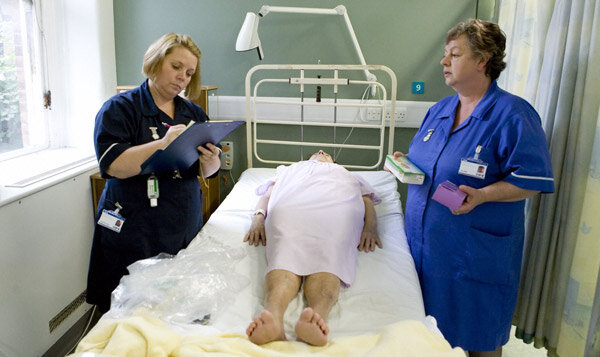 Кадр из сериала "Старость - не радость", 2009-2012 г.