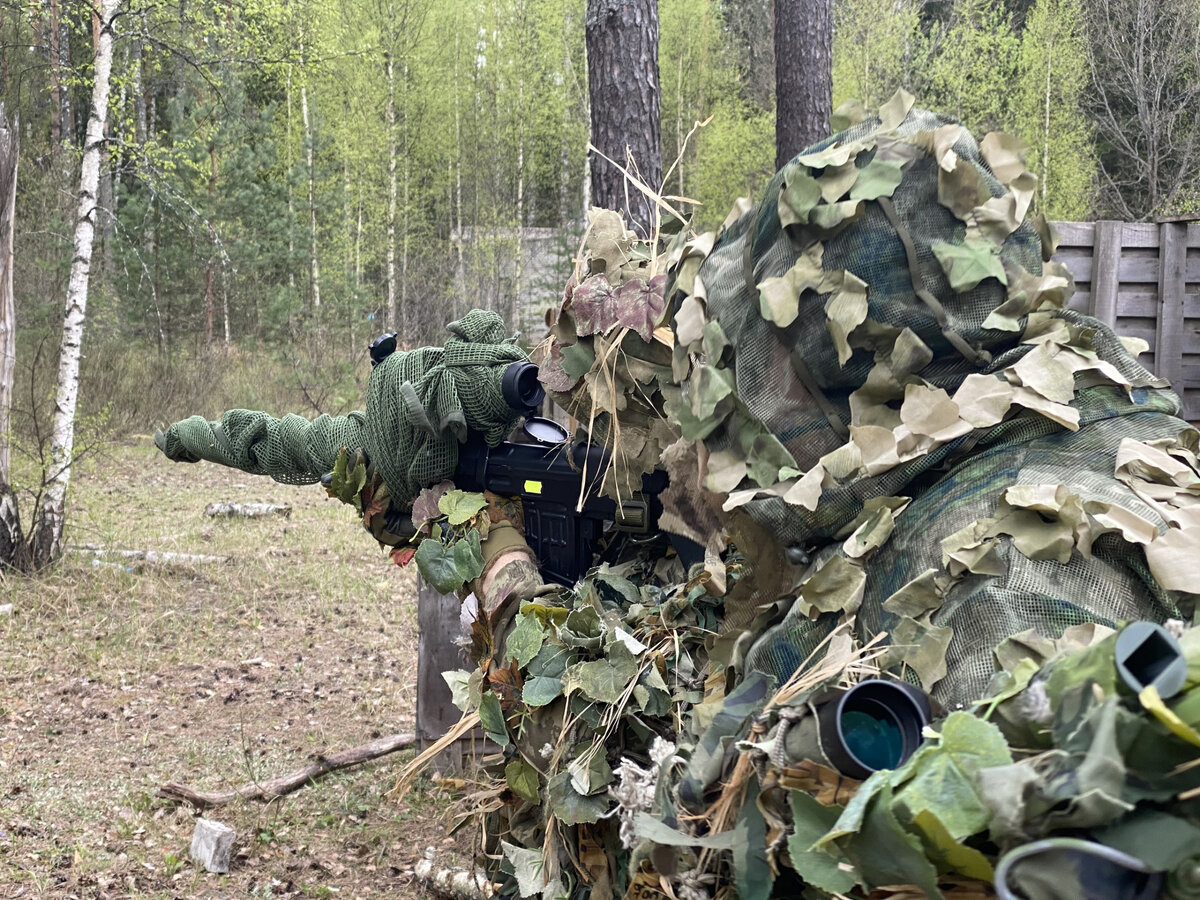 На фото Люкс (марксман) и Химик (снайпер)