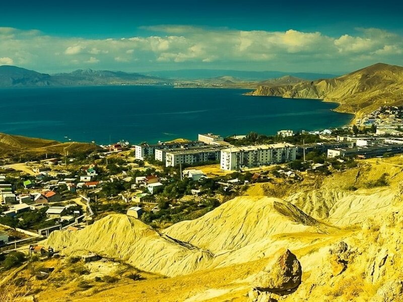 Коктебель море 2021. Коктебель крым 2021. Коктебель крым 2022. Массандровский пляж в ялте. Где лучше и дешевле отдохнуть в крыму.